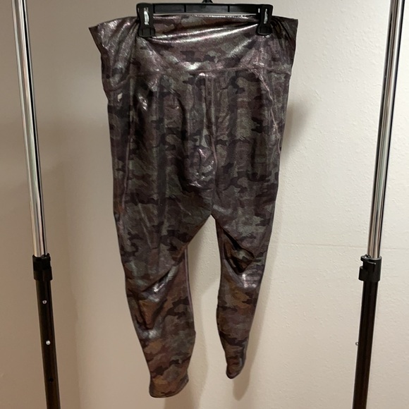 Fabletics - Picture 2 of 3